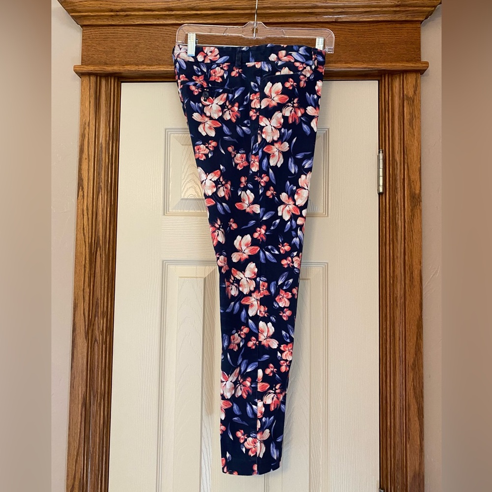 Khakis by GAP Womens Navy Floral Crop Pants Sz 8R